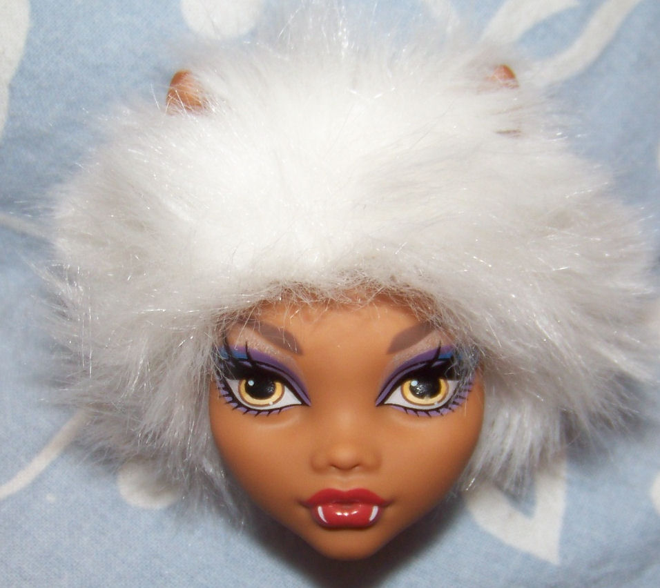  photo wig_clawdeen.jpg